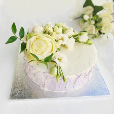 Svatební dort na objednávku Romance 9 (3 kg, 2500 kč)