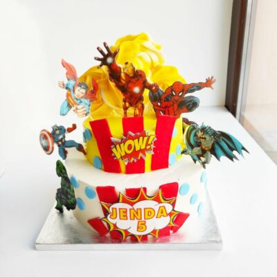Dětský narozeninový dort pro kluka Superhrdinové 3 (4 kg, 2800 kč)
