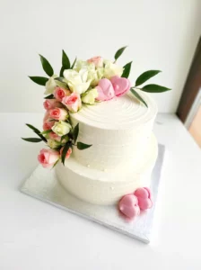 Svatební dort s květinami 1