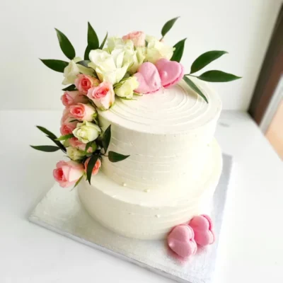 Svatební dort s květinami 1 (6 kg, 5700 kč)