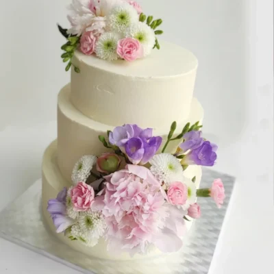 Svatební dort s květinami 2 (7 kg, 6650 kč)