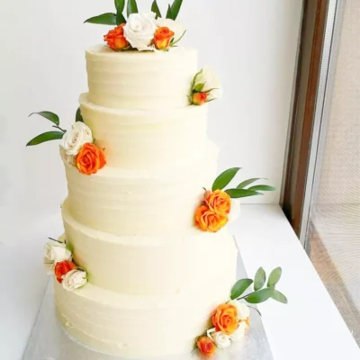 Svatební dort s květinami 9 (10 kg, 9600 kč)
