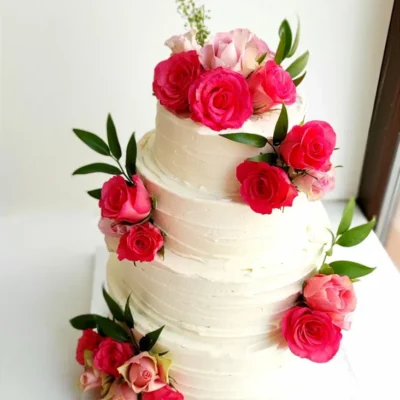 Svatební dort s květinami 3 (8 kg, 7600 kč)