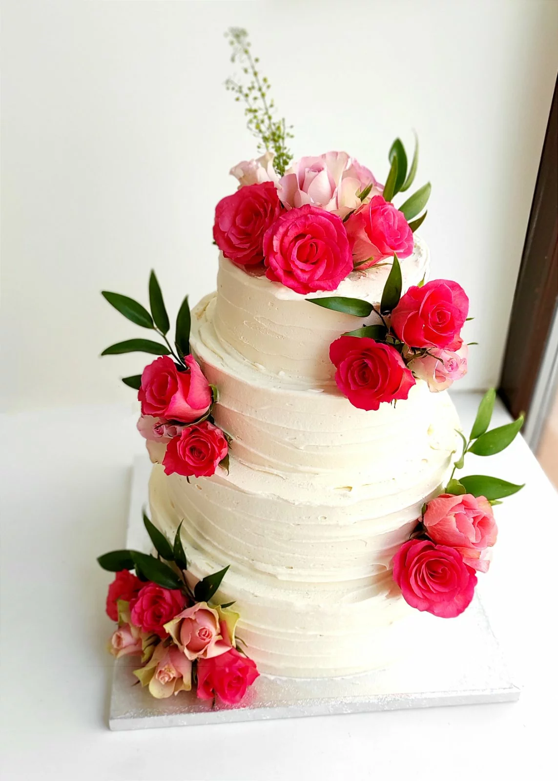 Svatební dort s květinami 3