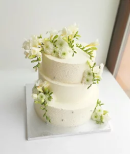 Svatební dort s květinami 8