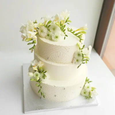 Svatební dort s květinami 8 (7 kg, 6650 kč)