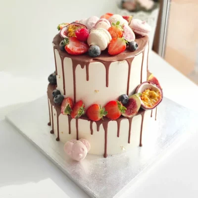 Narozeninový dort Čokoláda a ovoce (5 kg, 4750 kč)