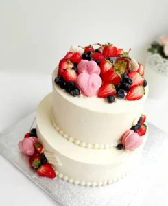Svatební dort na objednávku Ovoce a makronky 4