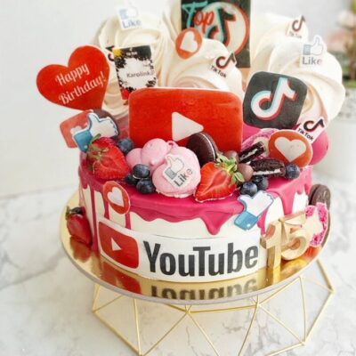 Narozeninový dort na zakázku Youtube 5 (2,5 kg, 2200 kč)